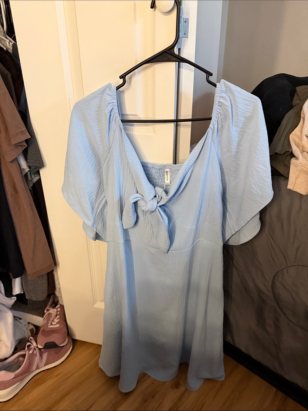 Light Blue Women's Tie-Front Flutter Sleeve Top